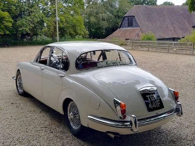 Jaguar Mk2 wedding car