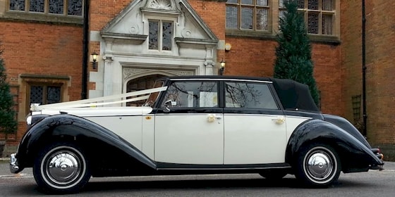 Royale Windsor Classic Wedding Car